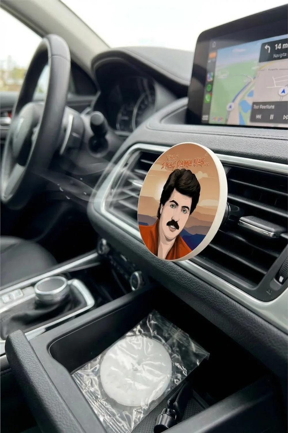 Birkaç Damla Yaş Yuvarlak Fan Oto Kokusu — görsel 2