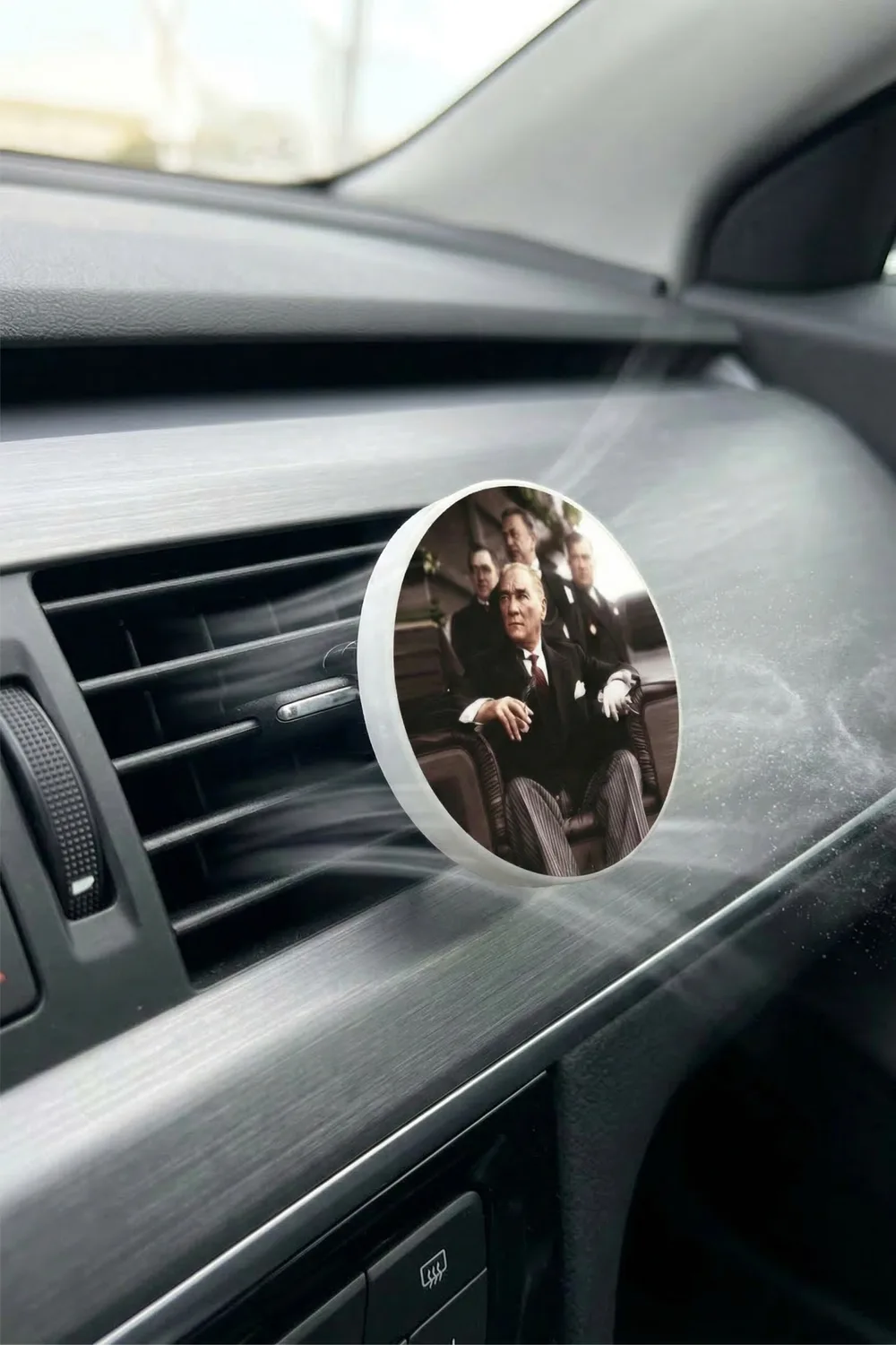 Mustafa Kemal Atatürk Round Vent Clip Air Freshener — image 2