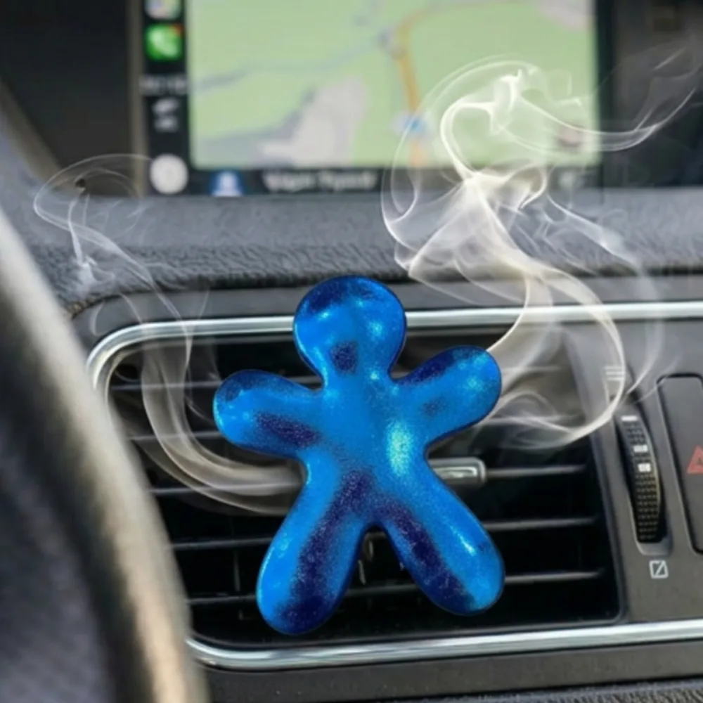 Niki Blue Fan Oto Kokusu — görsel 2