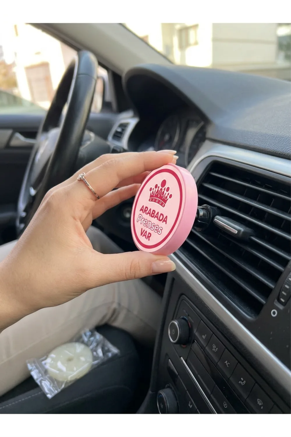 Princess Round Vent Clip Air Freshener — image 3