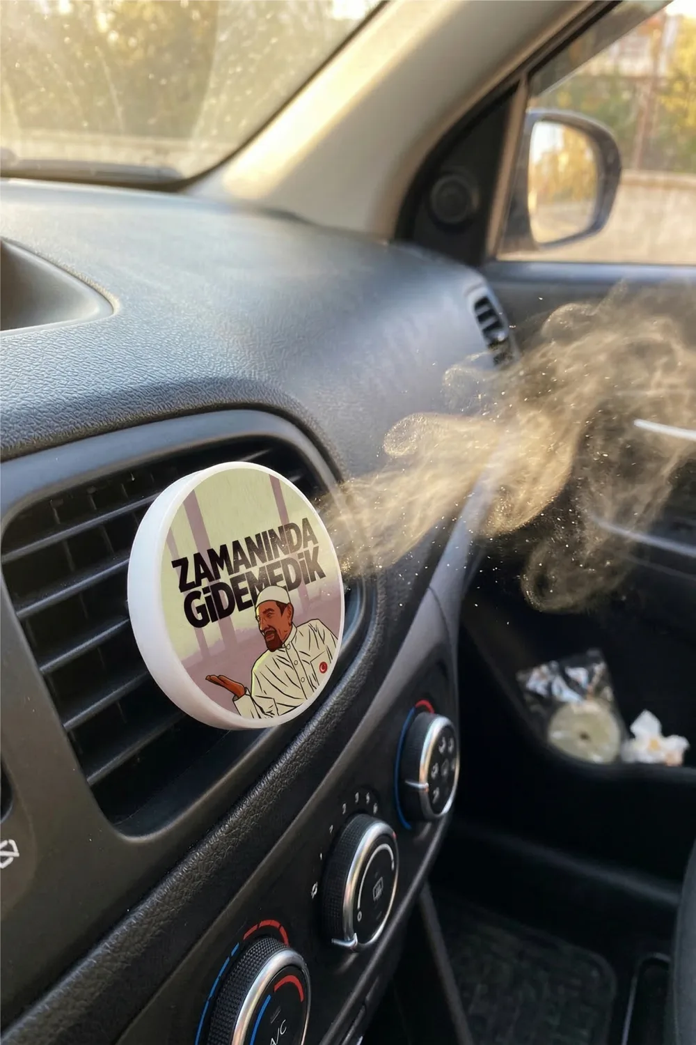 Ambientador de Rejilla Redondo Zamanında Gidemedik – imagen 2